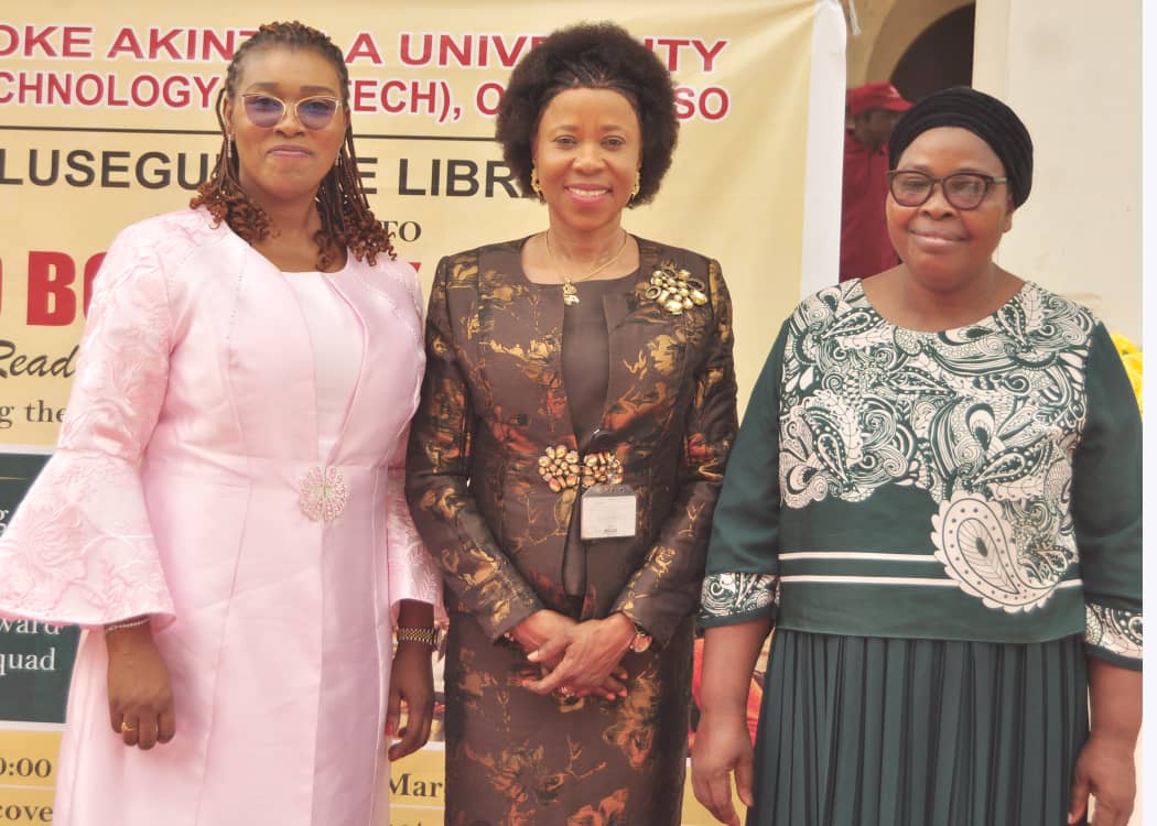UL, Registrar